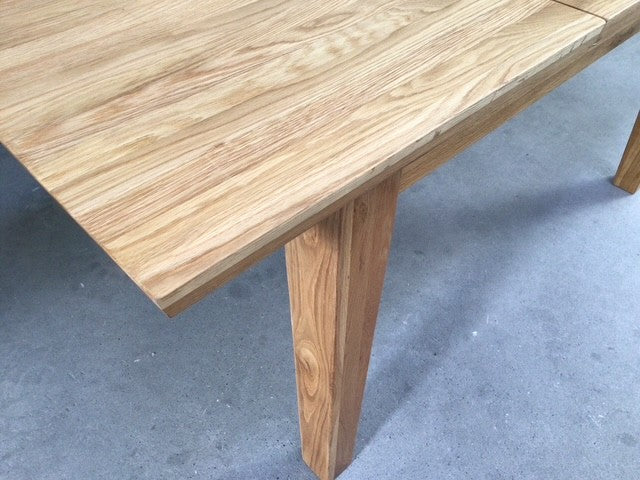 Kubik Oak 1.4m Ext Dining Table