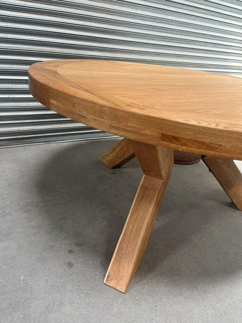 Maximus Oak 1.6m Round Dining Table - May30